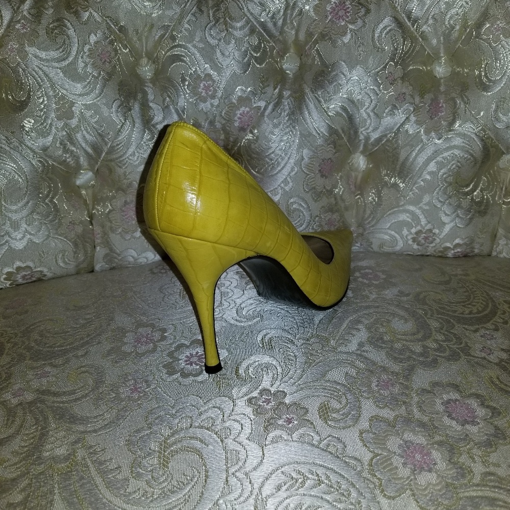 Leather Pumps - image 4